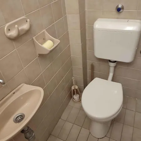 In 45813 * Balatonszarszo