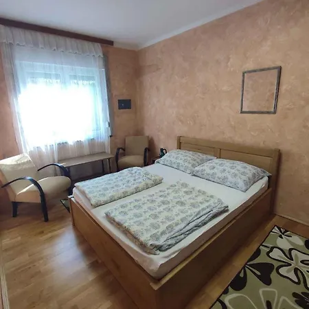 In 45813 Balatonszarszo