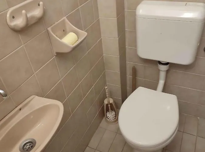 In 45813 * Balatonszarszo