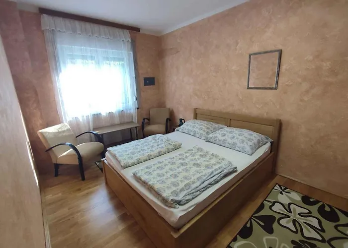 In 45813 Balatonszarszo